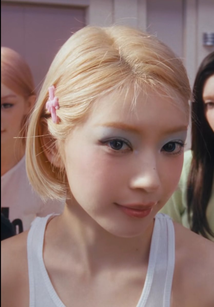 ellie 𝄞 𝒪𝓉𝓁 tweet media