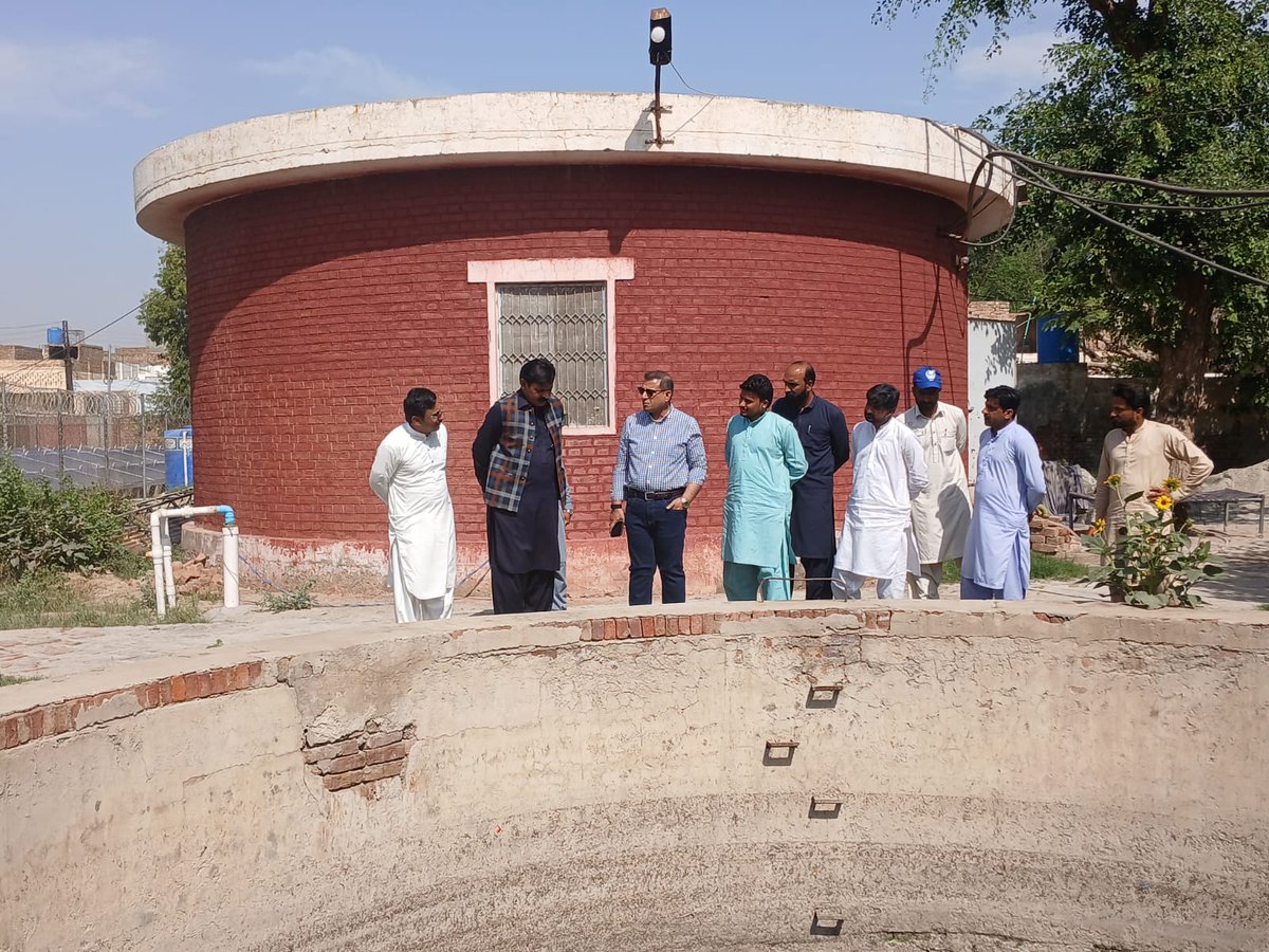 PunjabWasa's tweet photo. Worthy Director General Punjab WASA, Mr. Tayyab Farid visited WASA Vehari and reviewed its progress. He also reviewed the de-silting operations being carried across the entire city.

@MaryamNSharif  @BilalYasin174 @Noormengal_  @HUDPHED @SherAliKhanPP4 
@GovtofPunjabPK https://t.co/JaLzY8LXR5