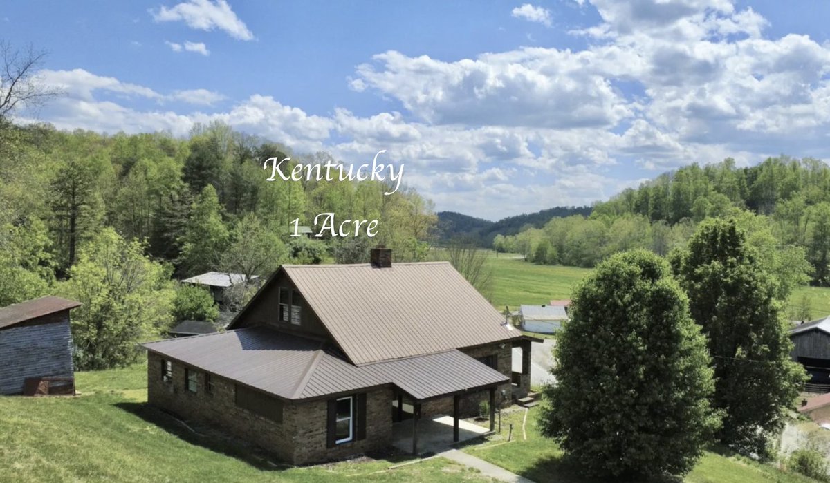 oldhouseunder50's tweet image. $125K. Super clean, move-in ready #Kentucky #CountryCottage nestled on 1 #acre with stunning mountain and valley views . You will never grow tired of these views. Details in the link in comments. countrylifedreams.com/kentucky-updat…