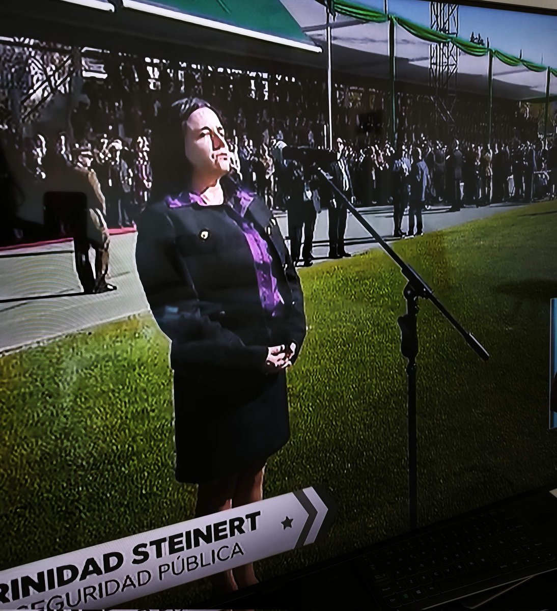 No puedes vestirte así po <a href="/MinSteinert/">Trinidad Steinert</a> .Es una Ceremonia Solemne.Estás al mismo nivel de la ex Ministra Maya Fernández.
Subamos el nivel por favor 🙏🏻

Carabineros de Chile
Aniversario Carabineros
#Aniversario99Carabineros
#27deAbril 
<a href="/GobiernodeChile/">Gobierno de Chile</a>
<a href="/minsegpublicacl/">Ministerio de Seguridad Pública de Chile</a>
