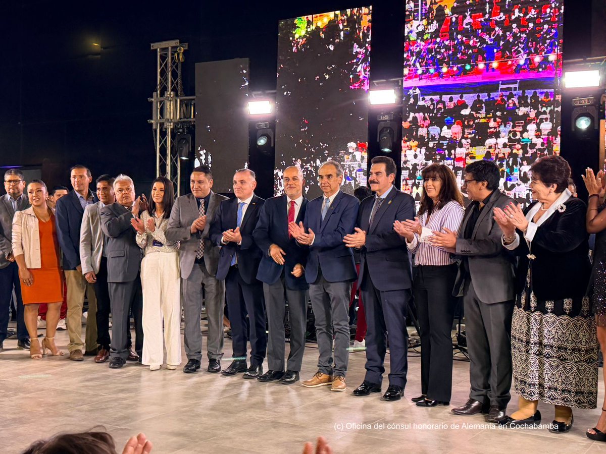 AlemaniaBOL's tweet photo. Acompañé la inauguración del pabellón de la Unión Europea en la #Fexco 2026 #Cochabamba, junto al alcalde @ManfredBolivia, el embajador @JaumeSeguraS, la @AHKBolivia y autoridades.
Así se fortalecen la innovación y la cooperación europea desde el centro de Bolivia. 🇧🇴 🤝 🇪🇺 🇩🇪 https://t.co/6rpTjwgCuw