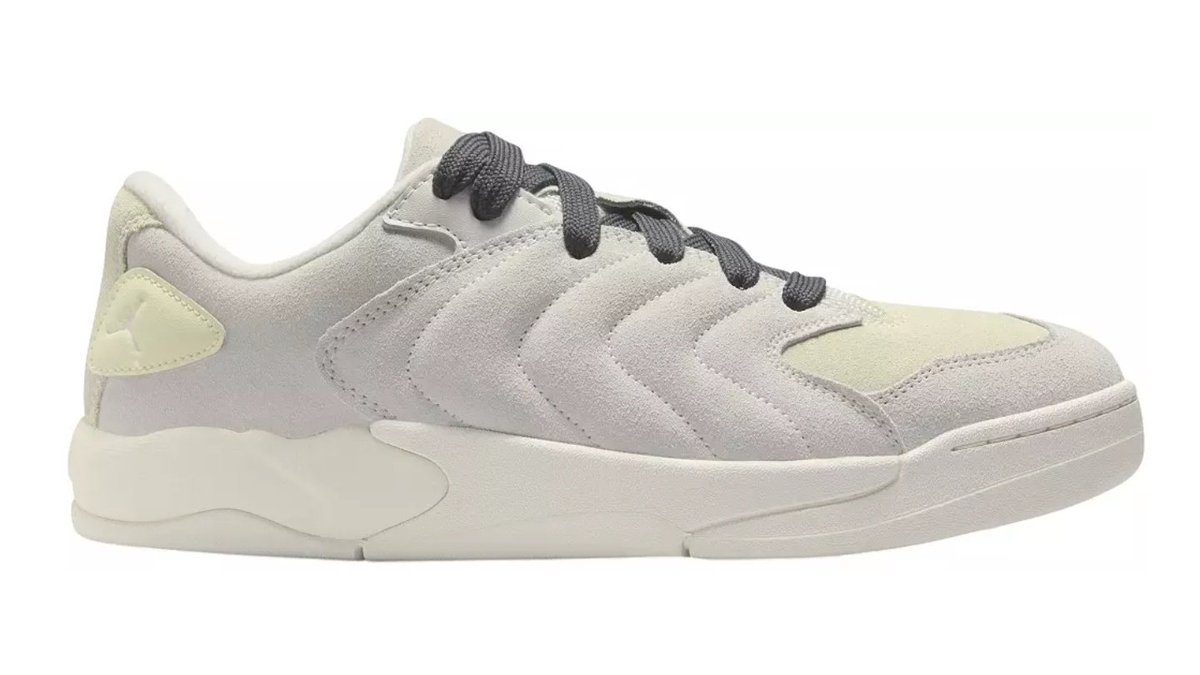 DealVibes's tweet photo. Jordan Session Shoes ~ Only $27.99 via DSG (MSRP $95):

https://t.co/zojkW8lCNR #Ad

**SIZES 7.5+ AVAILABLE** https://t.co/mDgpOU1QN6