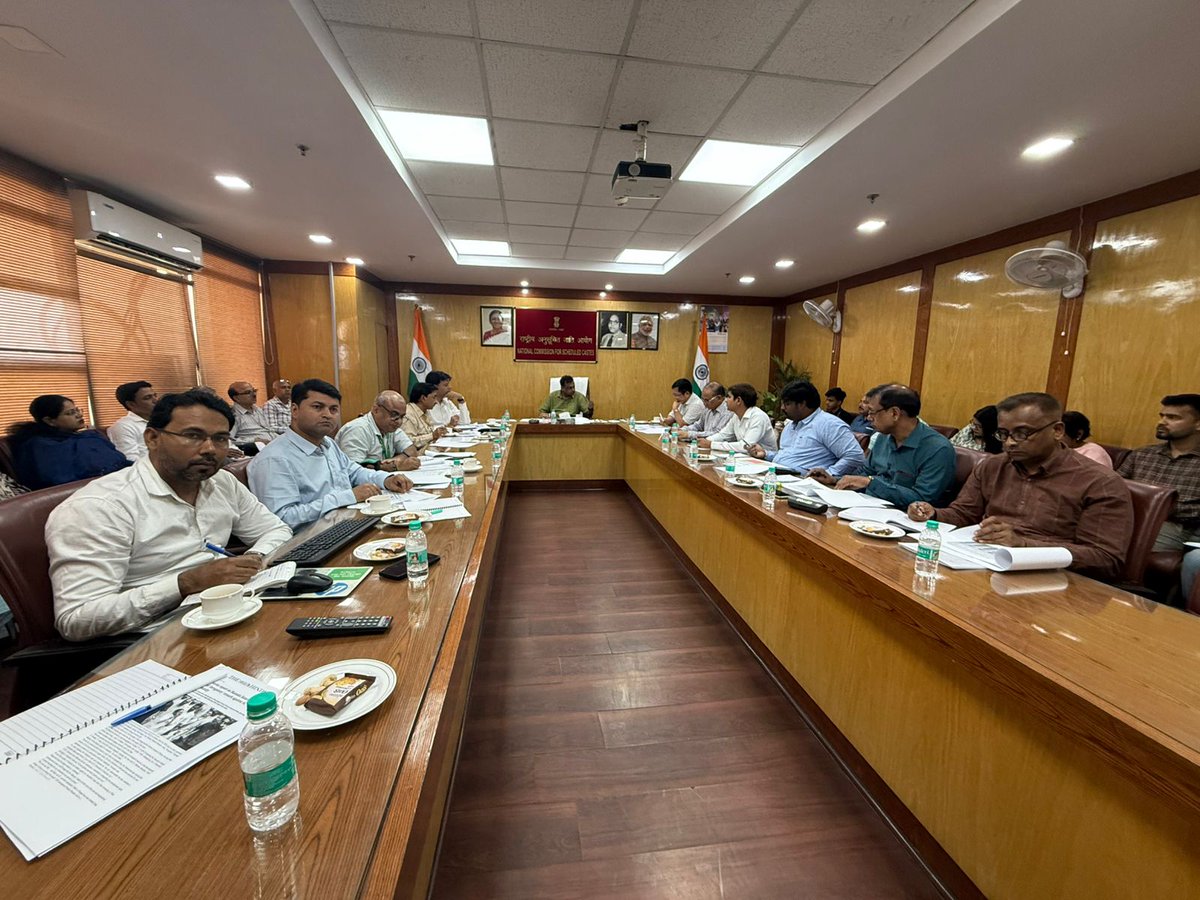 NCSC_GoI's tweet photo. Secretary, National Commission for Scheduled Castes chaired a review meeting with the officers of the Commission and discussed several important issues. #NCSC #Article338 https://t.co/et6t3gX7u5