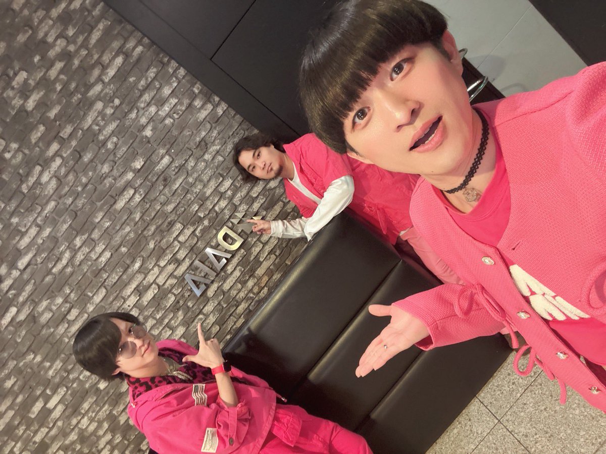shitappa_0203's tweet photo. 祭(フェスティバル) ～人生、楽しまなきゃ意味無いじゃん？〜
ありがとうございましたぁぁ！！！！

稲葉くんが僕の持ちギャグである小鹿を披露したのですが、ウケてしまってたのでまだまだ鍛錬が足りないと思いました。
これからも弛まぬ鍛錬を願っております🙏🏻 https://t.co/0sLyiequmg