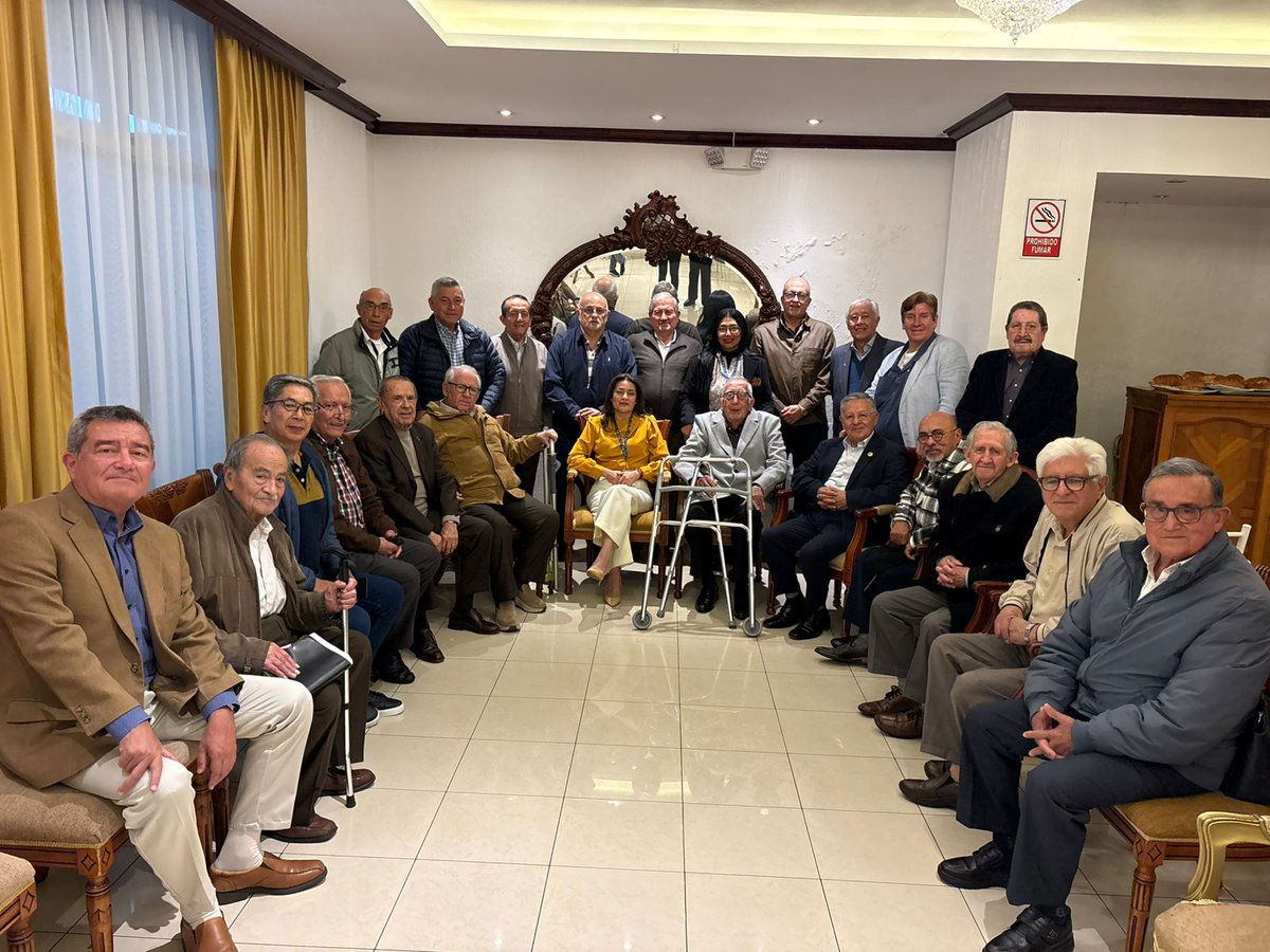 DEFENSORIAEC's tweet photo. 🗣️ Yajaira Terán Perugachi, especialista de la DPE, socializó criterios de la #LOPAM con #PersonasAdultasMayores del @ISSFA_ECUADOR de #Sangolquí, la Asociación de Oficiales Navales en el Círculo Militar y el CEAM de Santa Anita “60 y PiQuito”, en #Quito. https://t.co/AqxTBZSLwM