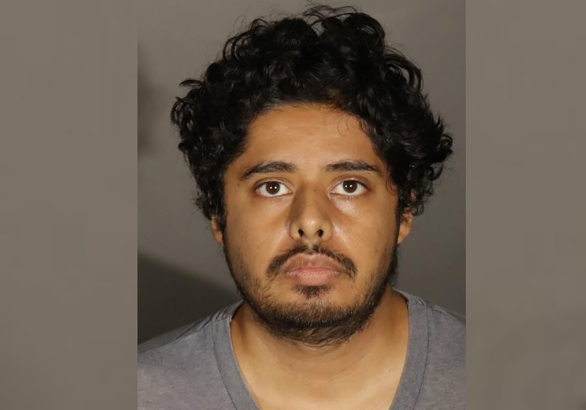 niggafatigue's tweet image. Mom Arti Varma killed, daughter wounded in targeted stabbing attack in their Burbank home: Police
#niggafatigue #burbank #crime 

Sergio Fraire has been charged with murder and attempted murder. A stabbing attack that killed a mother and wounded her daughter in their California