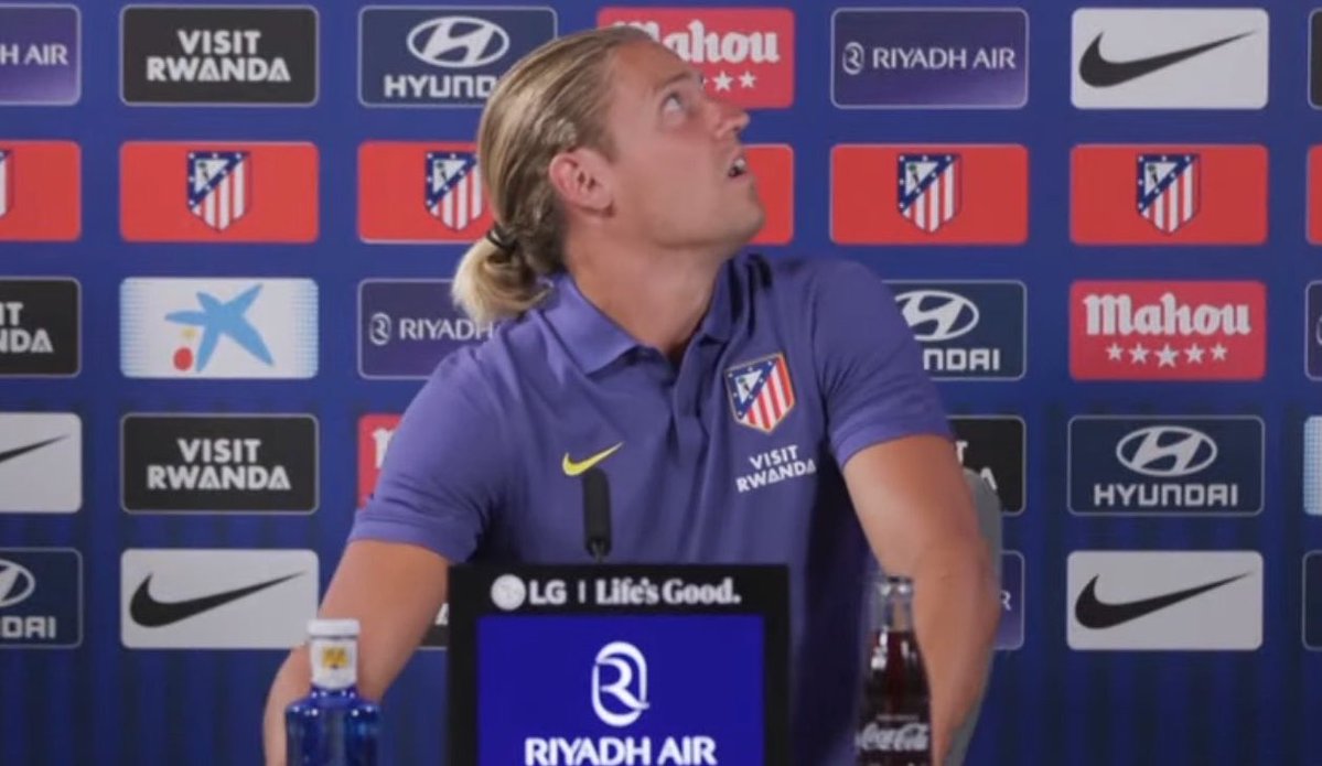 Los jugadores en rueda de prensa: "Será un partido difícil, queremos ganar"

Llorente al ver la luz artificial :