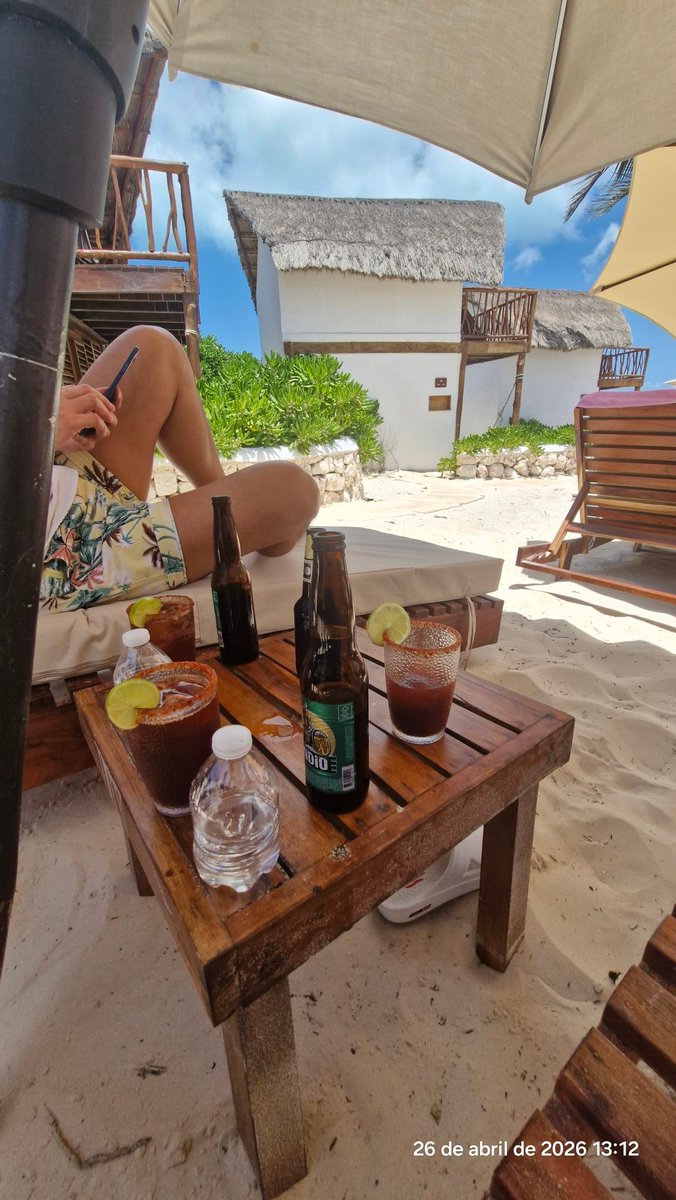 _Antonio_MM's tweet photo. Así la vida ...
A veces buena a veces color rosa
#Cancún #México https://t.co/UqSf5wqyEP