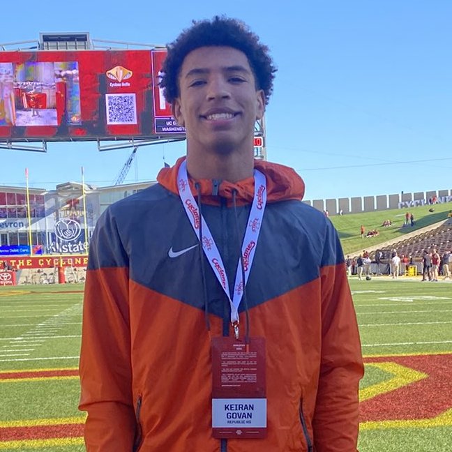 thevandalorian's tweet image. "For Republic, it was definitely something new to that magnitude."

When Keiran Govan committed to #Mizzou, his decision closed a chapter in an accelerated recruitment, and the way he handled the past two months made his high school coach "awfully proud": on3.com/sites/mizzou-t…