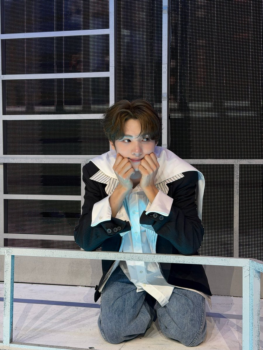 [260428] #YOUNGJAE WV POST

🐶: Dear Star, Star⭐⭐
​Please let both 42s and TWS get through the 5th mini album promotions safely,
so that until the very end, no one gets hurt
and we can leave with only happy memories 🌠🙏👦😢”

#영재 #TWS #투어스 <a href="/TWS_PLEDIS/">TWS</a>