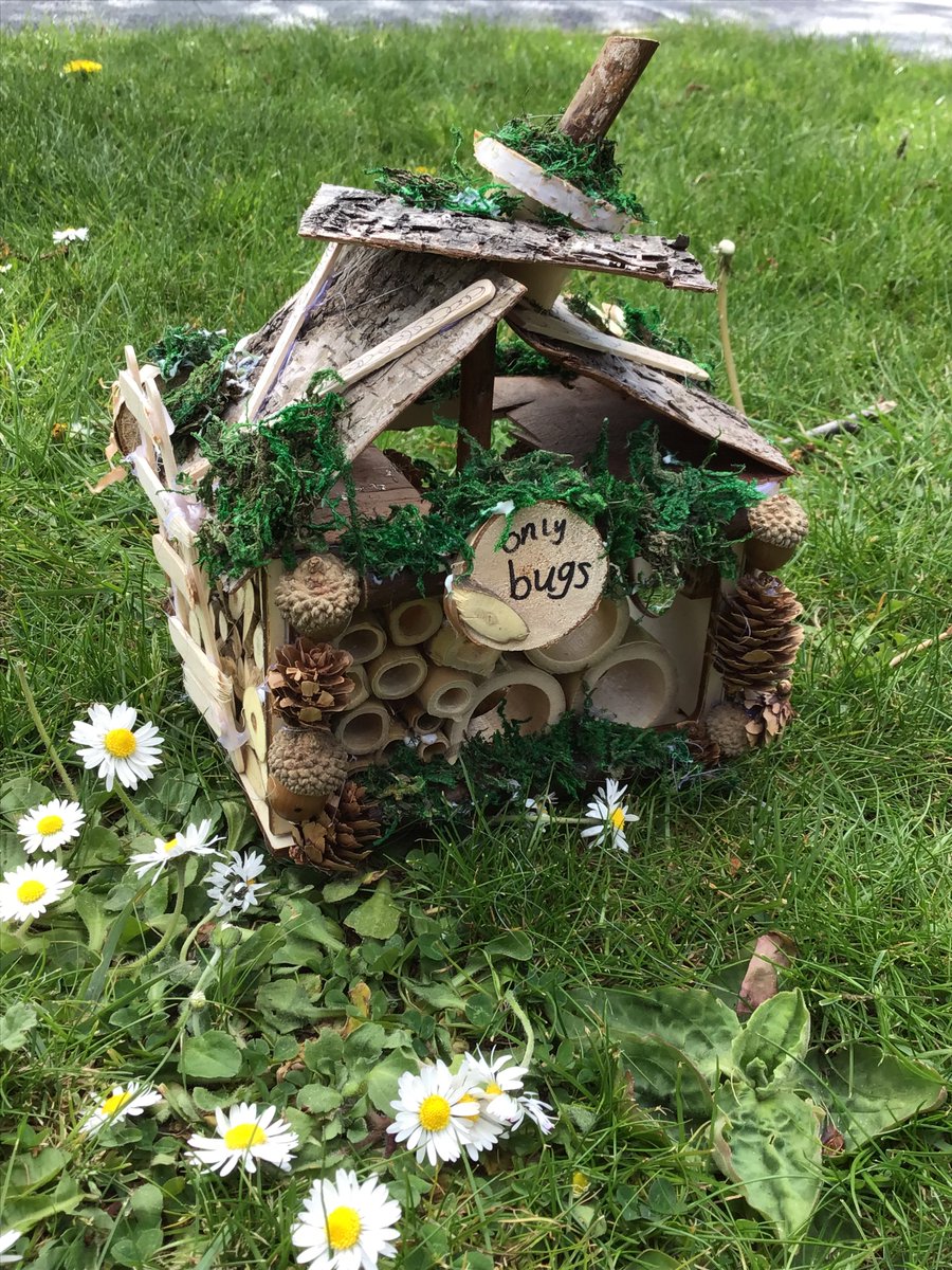 Rotherhamcreat2's tweet image. A brilliant afternoon @Herringthorpe  with Yr3 children and families. We explored The Living Planet. We designed and created a Bug House and a Minibeast Magnifying Glass.  Fantastic work by everyone who joined us today. #fabulousfamilies #livingplanet #learningtogether