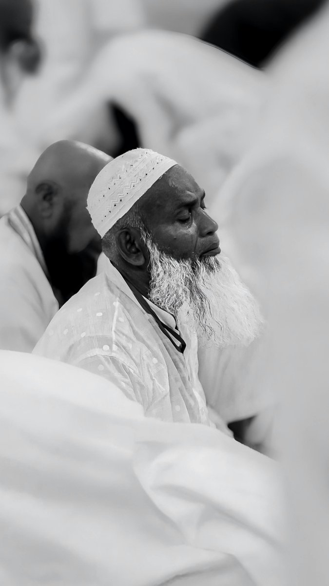 OsamaYeb's tweet image. Wallpaper for your phone ✅📷

.. ..  .IOS crops the image, so pinch in on IPhone for full view

📷@OsamaYeb for more

📷📷 #trending #night #illustration #wallpaper #cozyvibes #springtime #Ghibli #conceptartist #stressrelief #studioghibli #fyp #ترند
#سقيا_ضيوف_الرحمن_بمكه