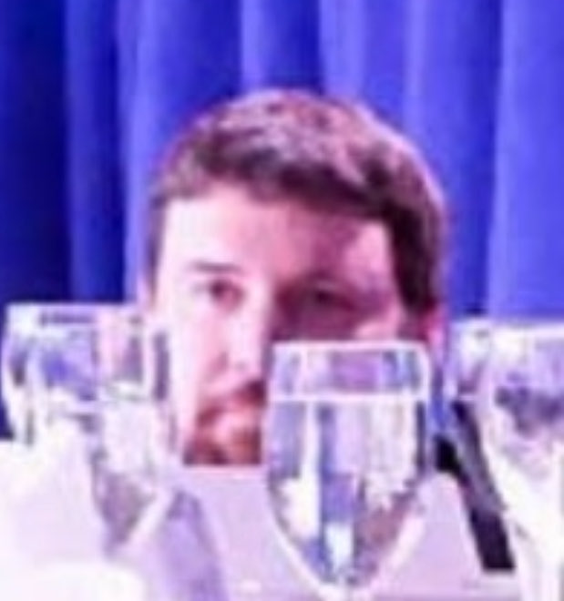 J’exige de savoir ce que pense cet homme à ce moment précis.