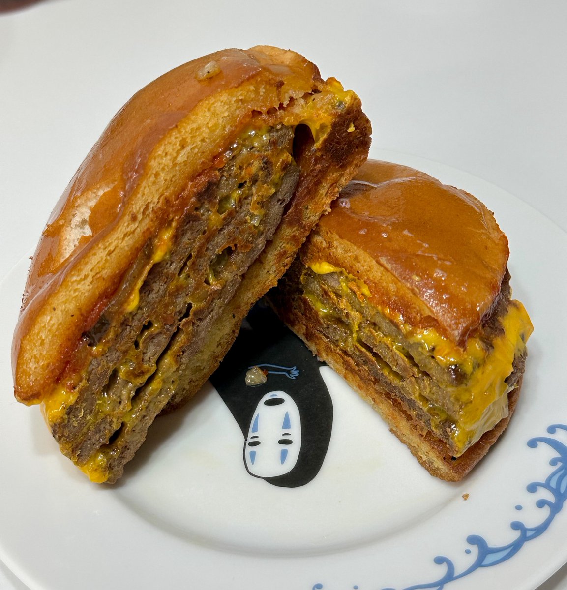 트리플치즈버거로 시도했고 진짜 미친존맛 ㅠㅠㅠㅠ이걸 먹기 이전으로는 못 돌아가