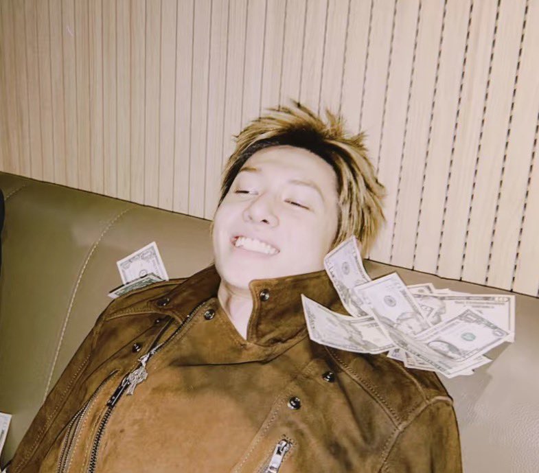 𝔯𝔞 tweet media