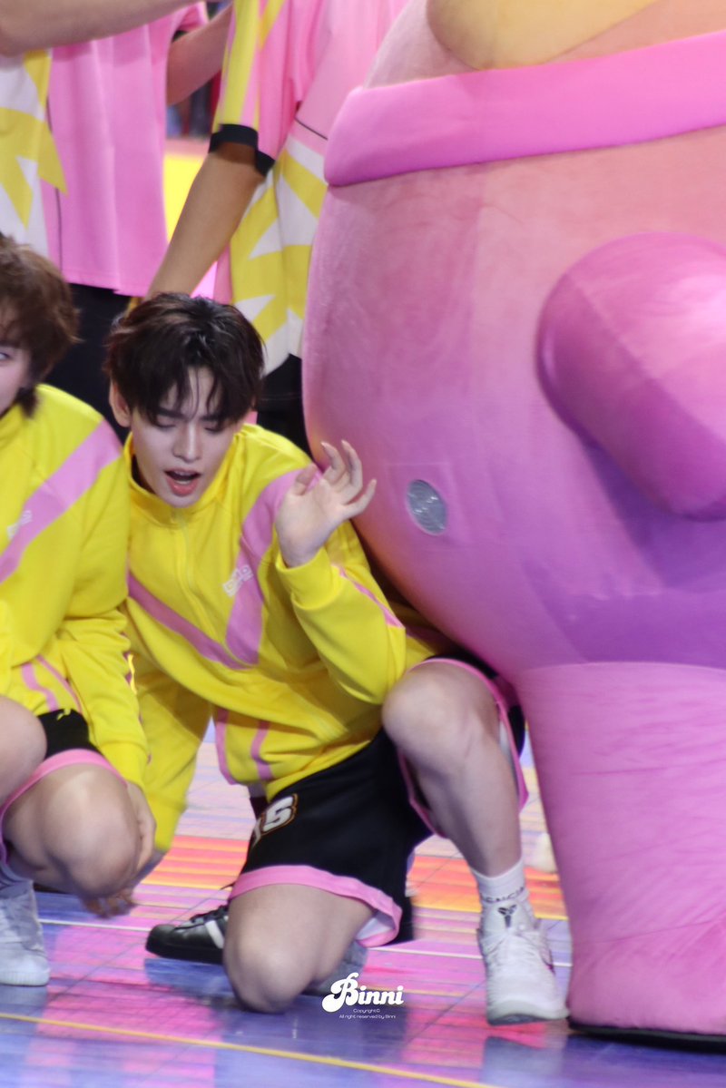 dede^shark🦈 tweet media