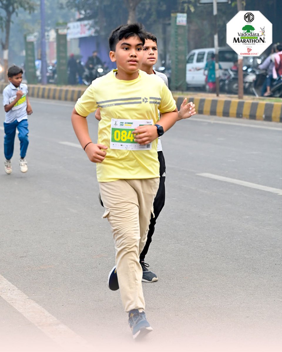 VMIndia's tweet image. No timing. No pressure. Just pure joy. 💜

The Fun Run was all about smiles, laughter, and running together —
because sometimes, the best runs are the happiest ones.

#VadodaraMarathon #FunRun #MyStrideMyPride #RunForJoy #MGVM #VM