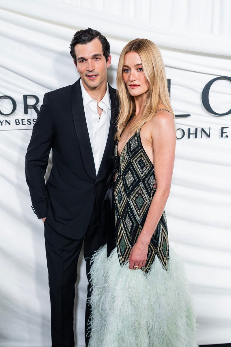 pidgeoncentral's tweet image. Sarah Pidgeon about her #LoveStory co-star, Paul Anthony Kelly:

"Paul’s the best. I could not have hoped for a better companion, not only in this chapter that we’re in now, but really doing it together. He’s the closest person who understands my experience of life now. I had to