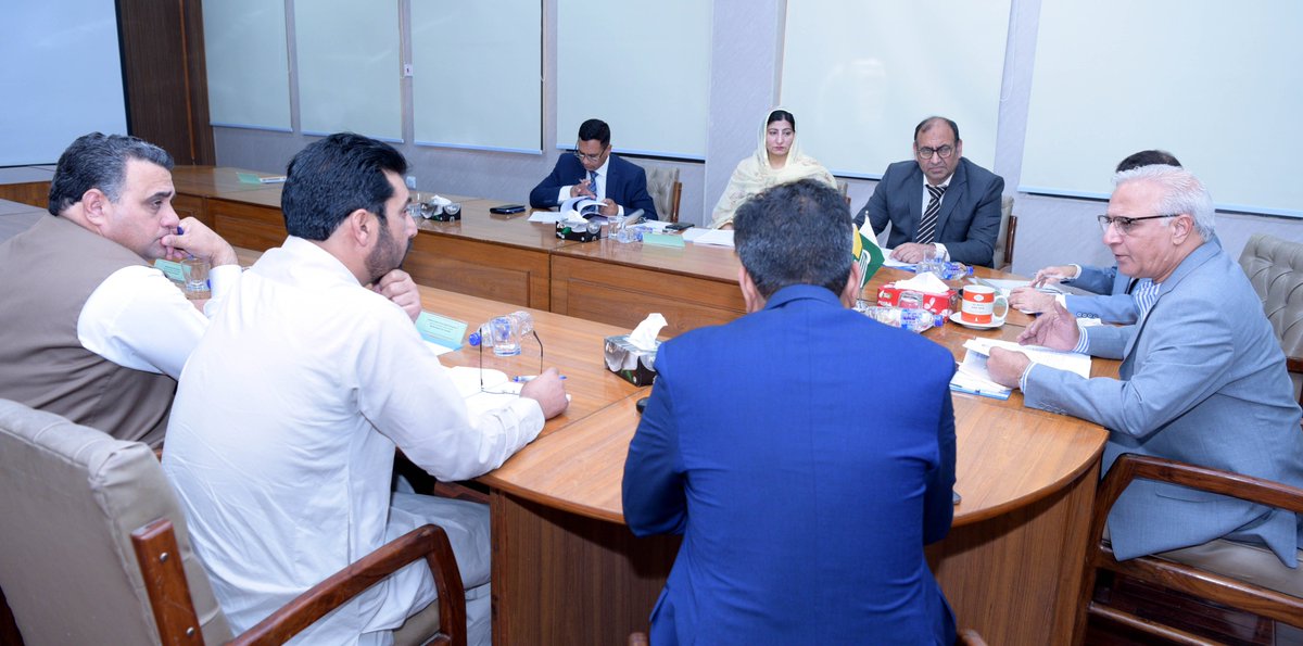 UAJK_Official's tweet image. The Finance &amp;amp; Planning Committee of @UAJK_Official in its 53rd meeting deliberated on strategic financial and policy matters aimed at strengthening institutional governance, transparency, and sustainable academic growth. #UAJK #AcademicExcellence #Governance