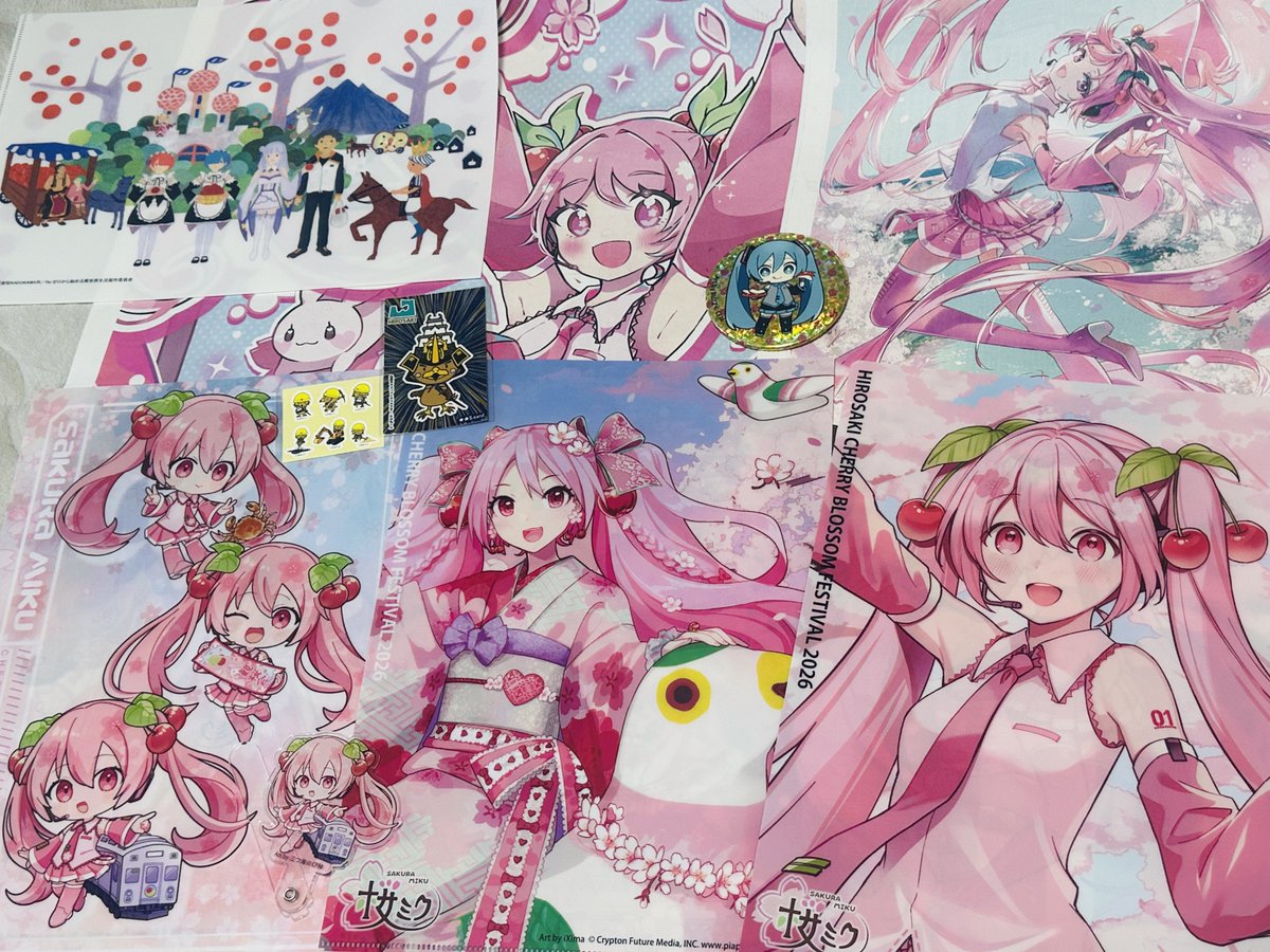 いただいた推しなもの。🌸桜ミク、たくさん。みたうさんのイラストは