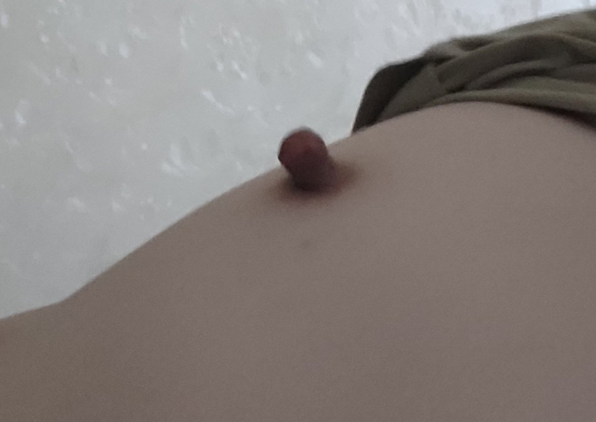 有人会玩乳头吗      好喜欢自己的小乳头，玩了10几年才这么大。  想要刺激的玩法    有人教教吗。  可以接任务的