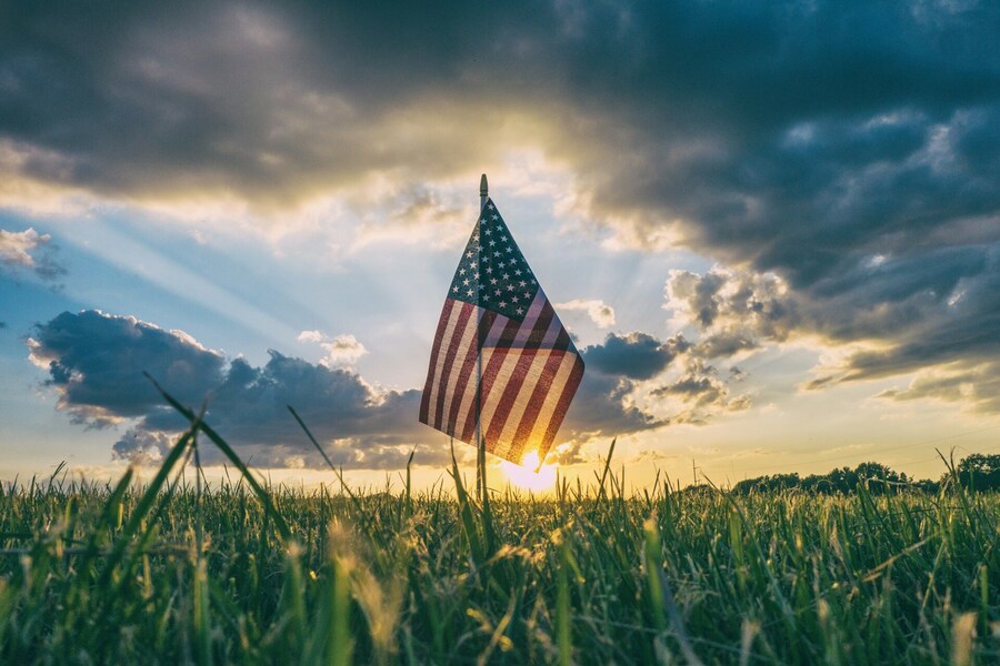 AirportPark_D's tweet image. Scoring July 4th Deals: America250 Flight Hacks for Your 2026 Trip

💺 Scoring July 4th deals? 🇺🇸 Lock in America250 rates and use AirportParking.deals for the best off-site parking prices. 💰 Have a nice trip! 🙂‍↕️ zurl.co/7EOSJ #travelhacks #holidays #july4th