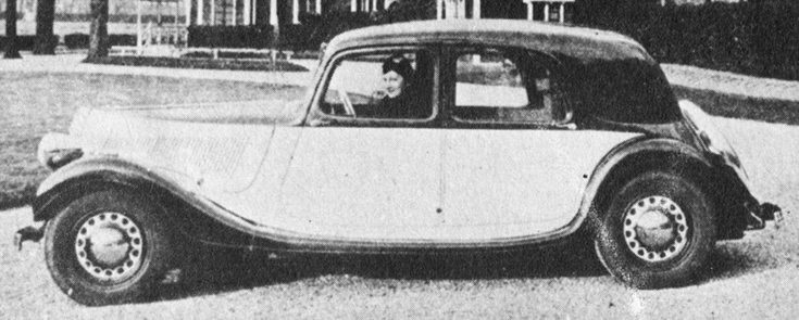 UltimativCars's tweet photo. @Michel1Bouillet @OlivierRameau1 @aut0mob @staffswayman @javierd1969 @CarManToday @yaropol80 @omenschikov @DarraghMcKenna Exacte; appelé #Licorne #Rivoli (1936-40), les "#traction|s licornais" (si j'ose dire!) étaient exclusivement disponible à conduite droite(!/#RHD) & offertes en 4 version motrices:
#7CV 419, #8CV 415, #10CV 418 & #11CV 420.
Le modèle fut aussi vendu comme #Delage #D1-12. https://t.co/iI3NpLv3yj