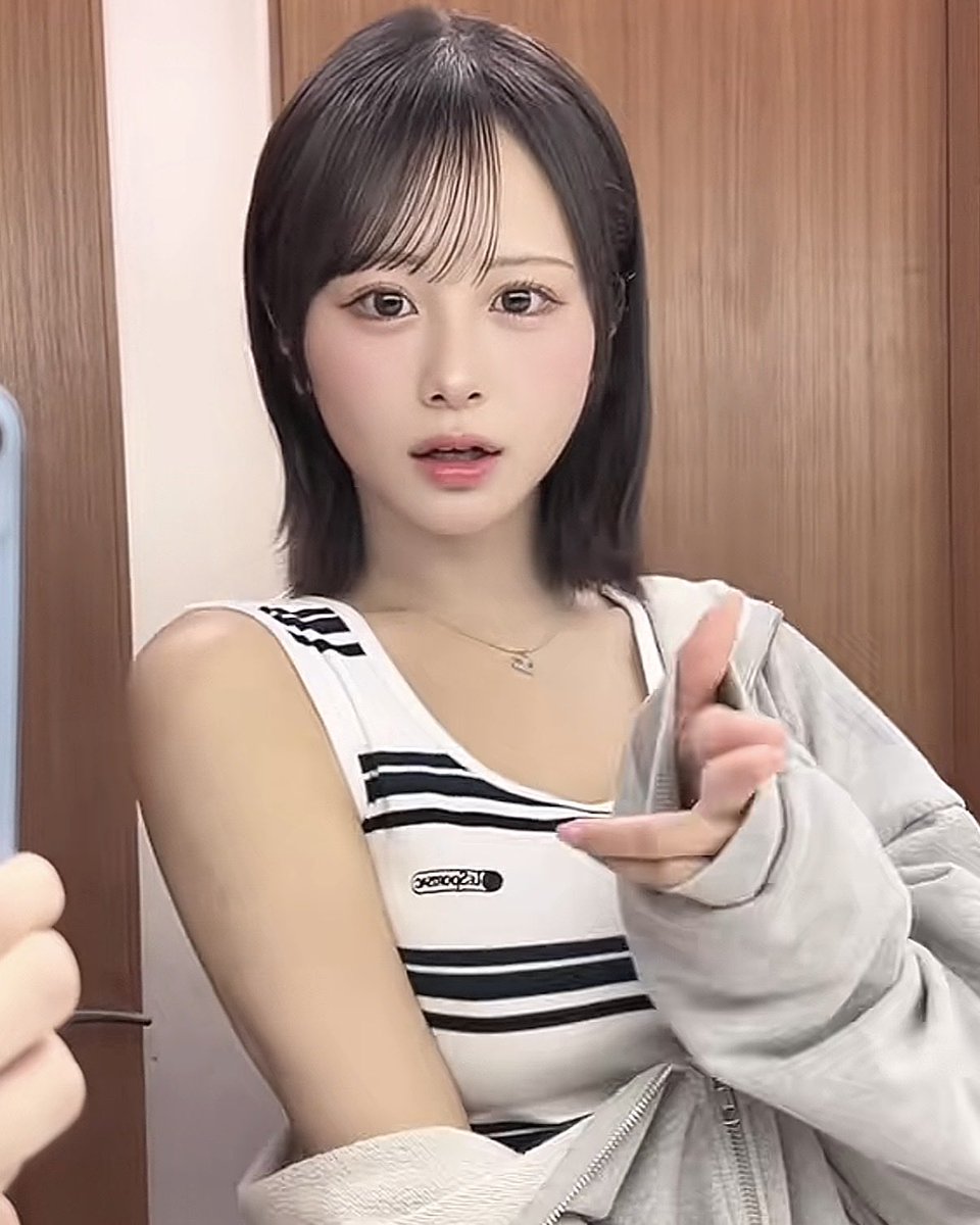 ともがみ tweet media