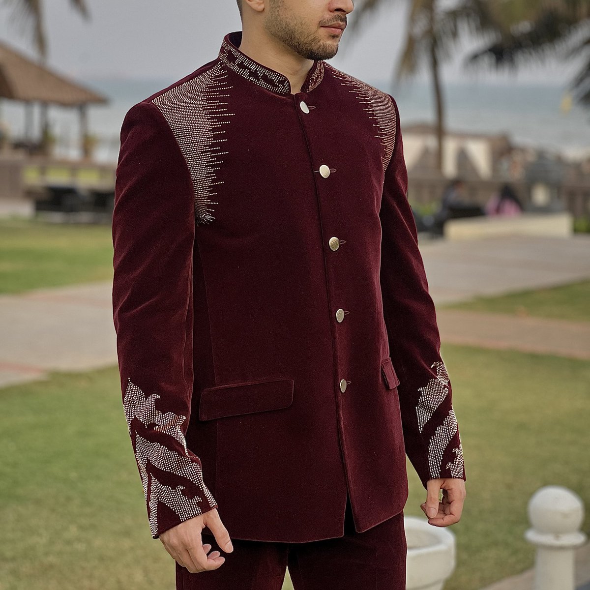 MFKhan_Suits's tweet image. 85 years of heritage, now refined for the modern world. 🏛️✨

Introducing The Monarch by MFK International. A signature ready-to-wear Bandhgala in premium maroon velvet with hand-stitched gold detailing.

🌍 Worldwide Shipping.
📍 Rednam Gardens, Visakhapatnam.

#MFKhan #Luxury