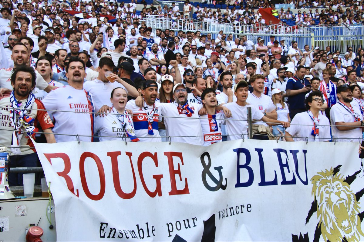Rouge & Bleu tweet media