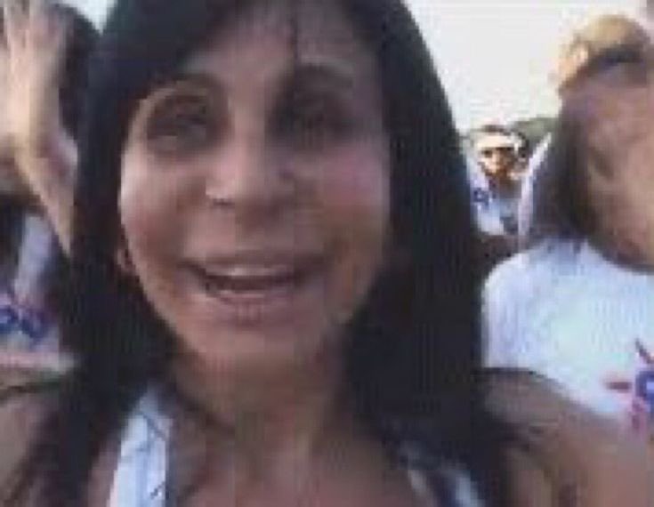 nível de ansiedade pro show do enhypen: já tô pensando em comprar uma caixa de barrinha de cereal pra comer na fila