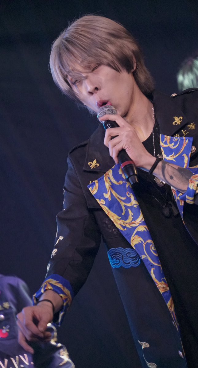 休みさん tweet media