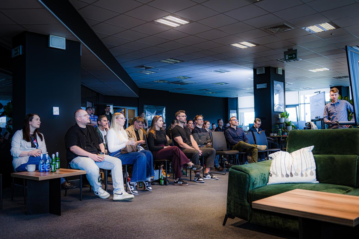 jarokrolewski's tweet image. Fantastic meeting:  @Synerise and our clients: Empik, JD, and CCC.

#ai #bigdata #leadership