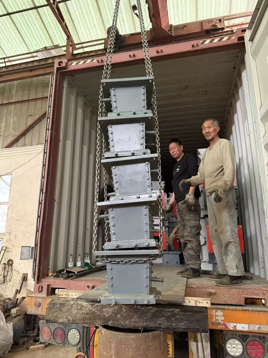 YingfengB83105's tweet photo. New shipment to Uganda 🇺🇬 Clay brick machines &amp; tunnel kiln equipment delivered, ready for installation and production setup.

🌐 https://t.co/enAtlId3Kt

📩 kai@zzyfmc.com

#brickmakingmachine #tunnelkiln #brickproductionline #industrialmachinery #constructionequipment https://t.co/MidtrIYlZk