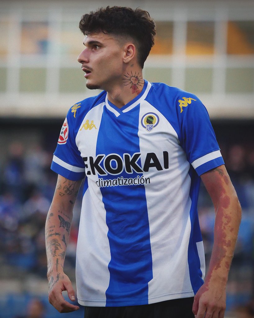 Víctor Arnau 🤍💙 tweet media