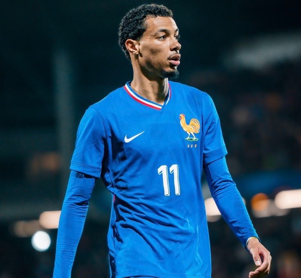 tweet2foot2k's tweet photo. 🚨EKITIKE🇫🇷: «DEPUIS MA BLESSURE, RIEN NE VA PLUS ! JE RÉFLÉCHIS MÊME À STOPPER MA CARRIÈRE..🤕»

« J’ATTENDAIS CETTE CDM🏆 DEPUIS DES ANNÉES, ET DEVOIR ATTENDRE ENCORE 4 ANS ME REND TRISTE..🤬 »

🎙️conf de presse https://t.co/LnXiTEtI81