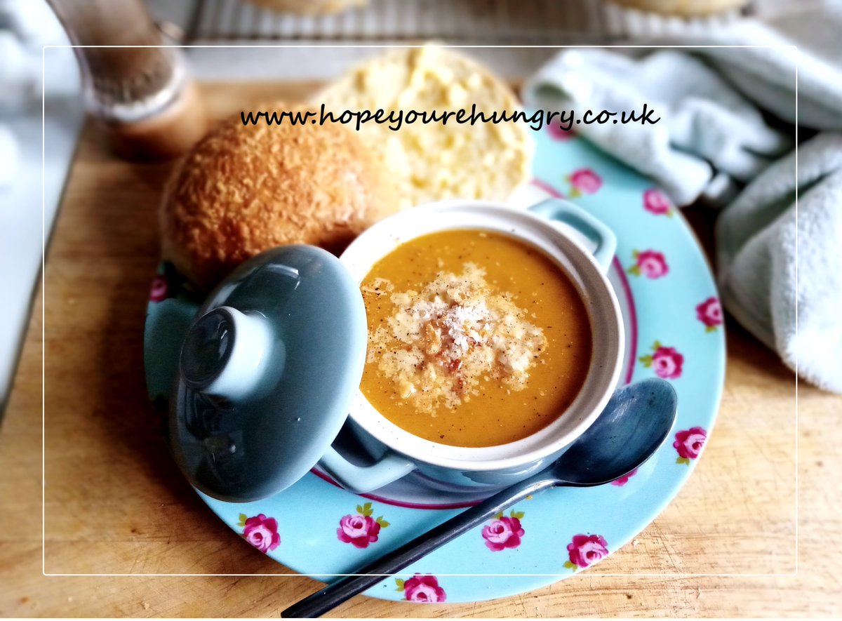 re_hungry's tweet image. Happy #Monday lovely Hungrys! Leftover vegetables means my delicious Souped Up Sunshine Soup - recipe: hopeyourehungry.co.uk/souped-up-suns… Fabulously fragrant &amp;amp; full of goodness, this vibrant soup is perfect with well-buttered bread! Stay hungry! ;) x #bakeithappen #soup #vegetables #recipes