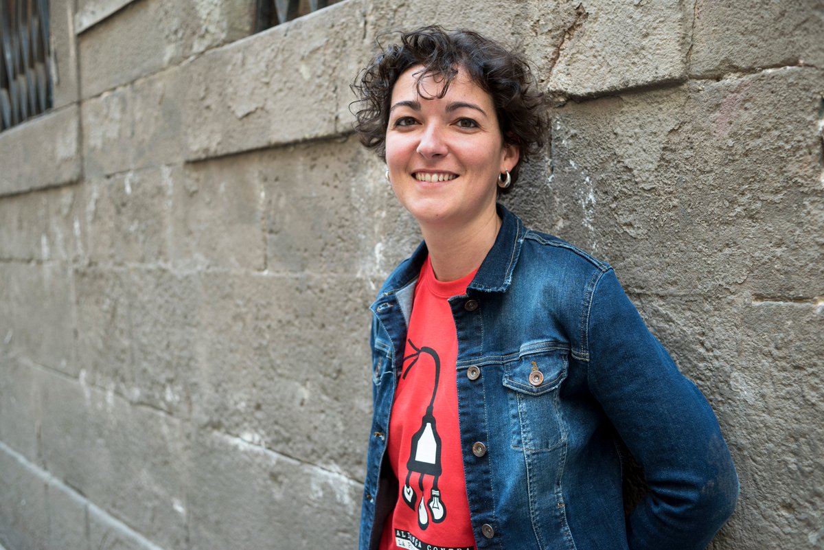 laveudelcarrer's tweet photo. La Maria sempre hi era quan calia parlar de pobresa energètica, encaminant la seva denúncia a la necessitat d’un control públic dels serveis bàsics. L'entrevista que li vam fer el 2016 mostra la seva lluita i determinació.  

Gràcies, Maria.

https://t.co/K71L4zAPLp https://t.co/1B2n0VZ7OU