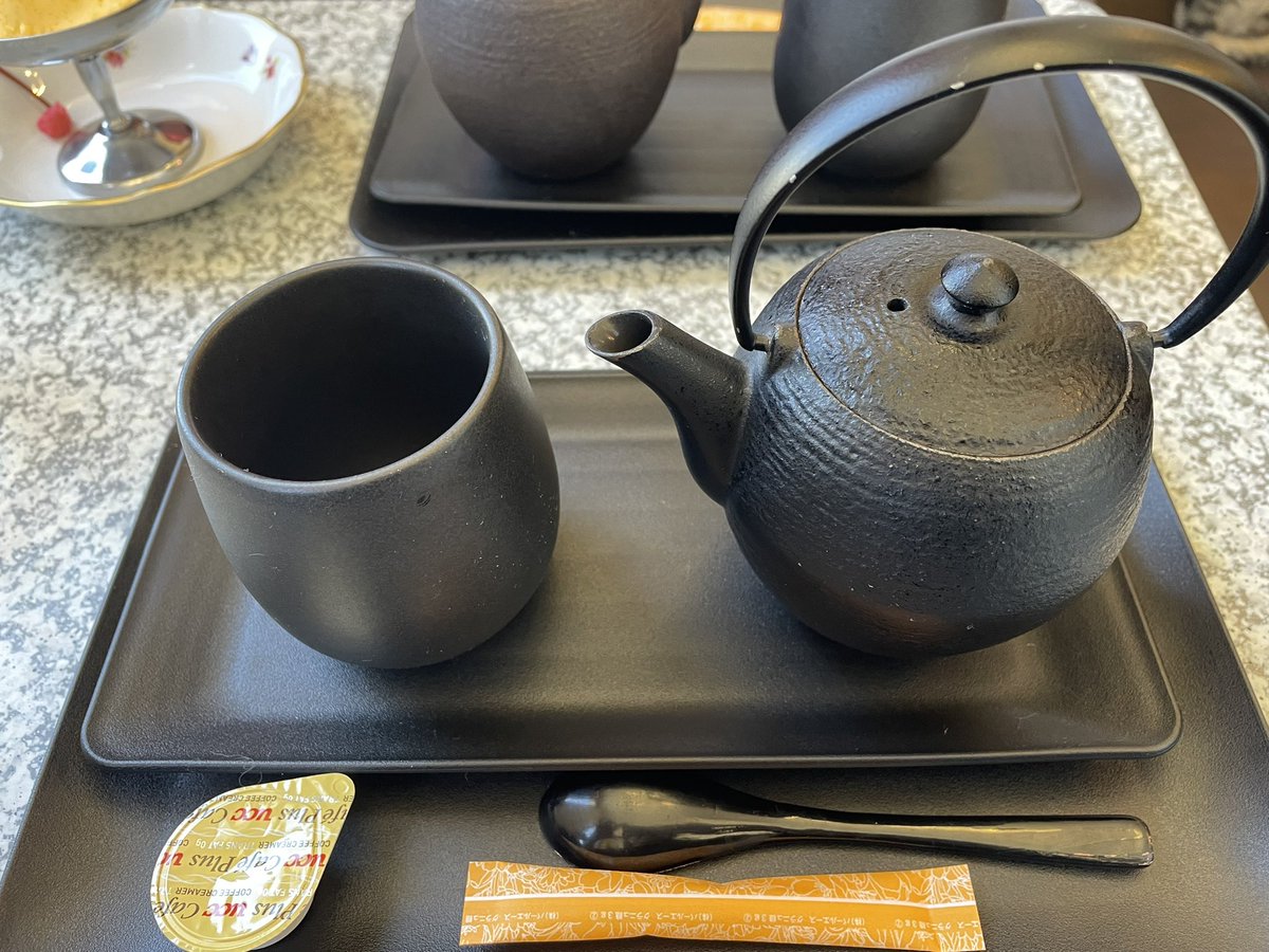 4_zpgr's tweet photo. テレビで観て行きた〜い❗️と思ってた喫茶店へ😊レトロな雰囲気が落ち着く‥
鉄瓶での珈琲に感激☕️すごく美味しい〜🥰
会津若松市 https://t.co/2aE27N9KfI