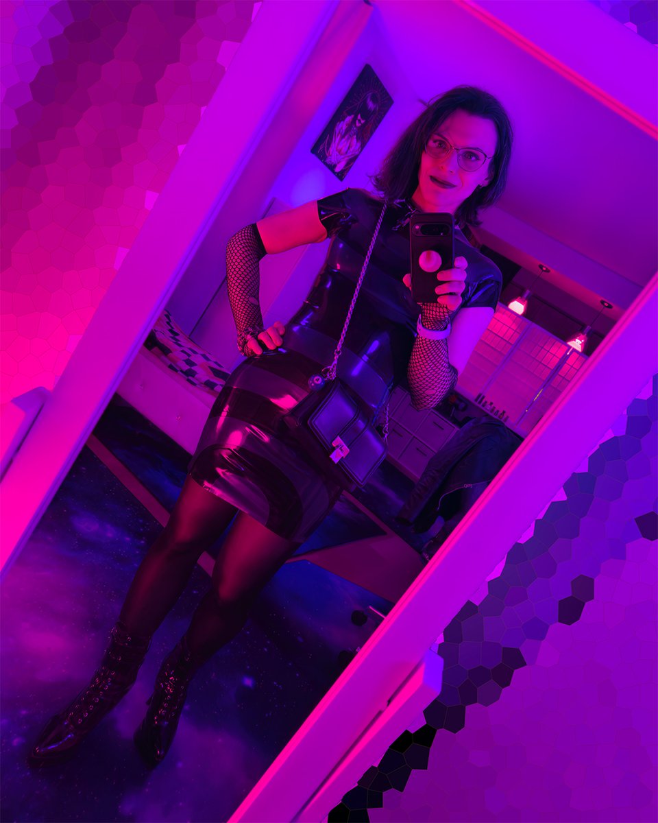 Evelyn Nyte 🔞 tweet media