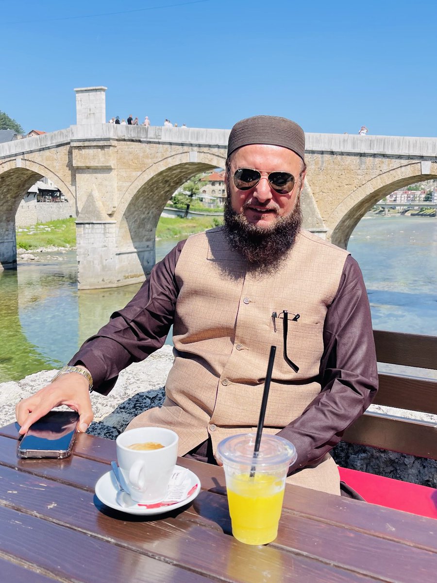 MuftiWahab1's tweet image. آپ کو چائے زیادہ پسند ہے یا کولڈ ڈرنک؟
اپنی پسند ضرور بتائیں، دیکھتے ہیں کس کی جیت ہوتی ہے

Do you prefer tea or a cold drink?
Share your choice and let’s see which one wins

#TeaVsColdDrink #YourChoice  #FunPost #MuftiAbdulWahab