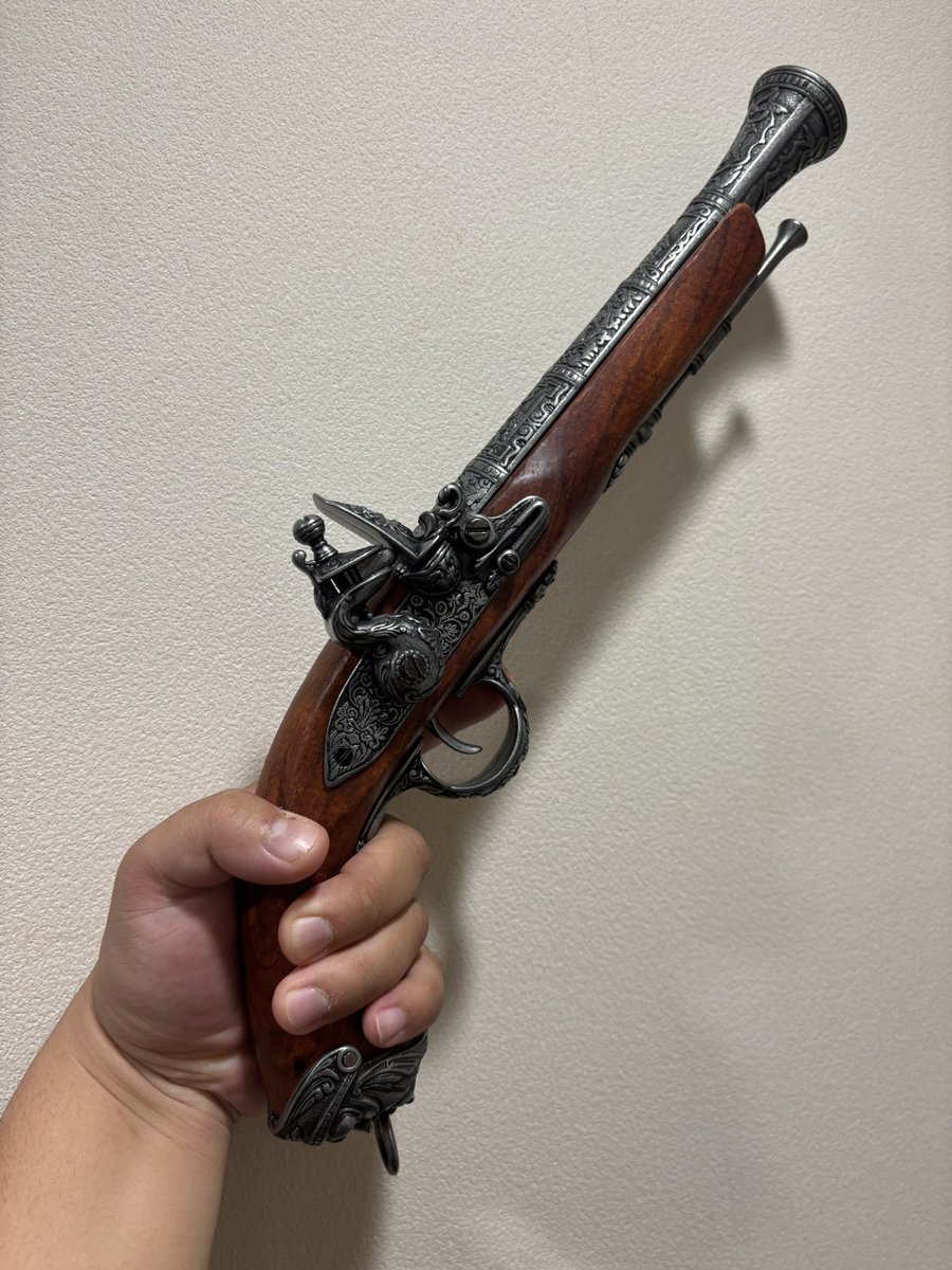 マスターレプリカ　パイレーツオブカリビアン　フリントロックピストン フリントロック式ピストルのレプリカ 届いた… #フリントロックピストル
