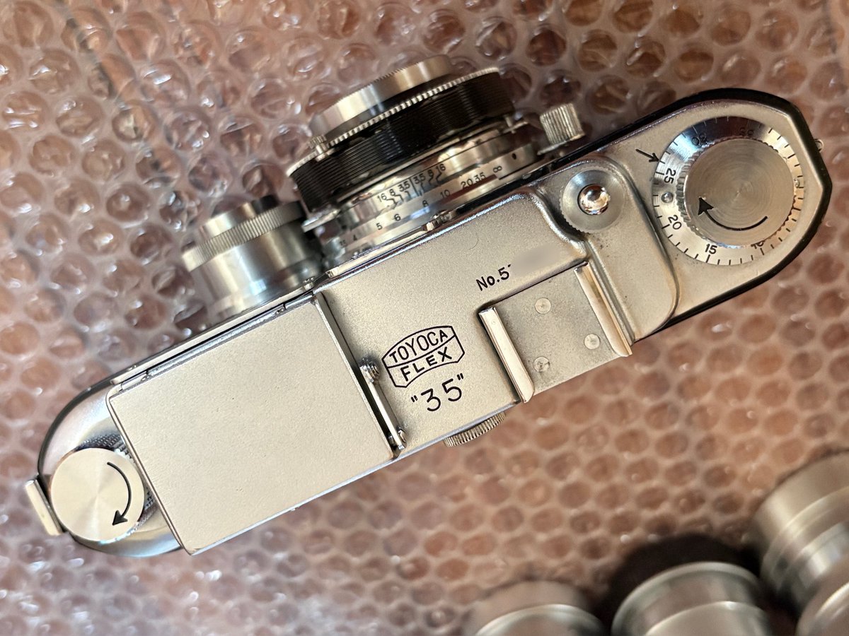 値下げしました❗️昭和の古いカメラ 2台 ストロボ2個 フィルムカメラ カメラ 古いカメラ ストロボの写真素材 [54266296] - PIXTA