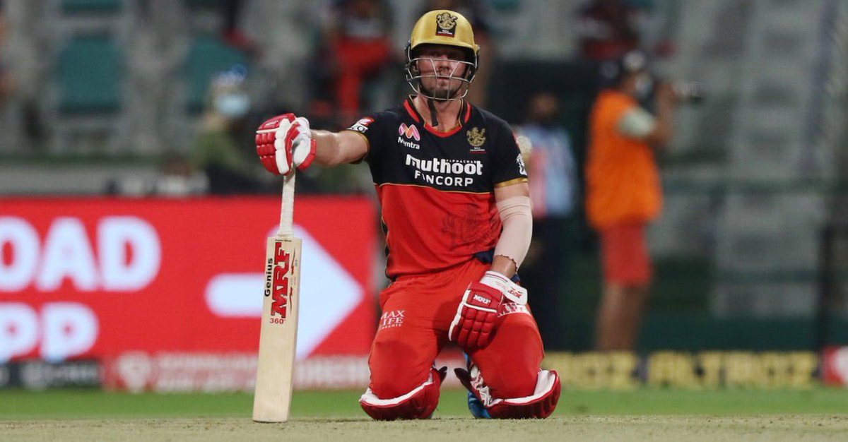 Rcb_Xtra's tweet photo. Sunil Naraine with the Bat &amp; Bowl both:  17 POTMs in 196 games

AB de Villiers with the Bat: 25 POTMs in 184 games

One chucked while other played in RCB 2017-19 phase

It's not a debate. AB de Villiers will always be the Greatest Overseas player to play the league 🐐 ❤️ https://t.co/koGPgT2Bnc