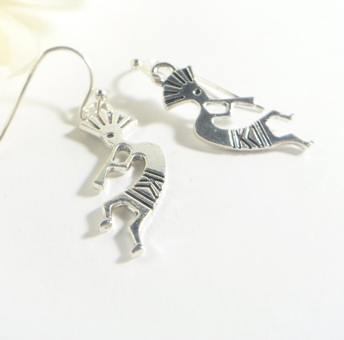 valroseshowers's tweet image. Kokopelli Earrings: Silver Flute Player, Native American Hopi Jewelry tuppu.net/6de73082 #EtsySeller #SantaFe #NewMexico #EtsyShop #SouthwestEarrings