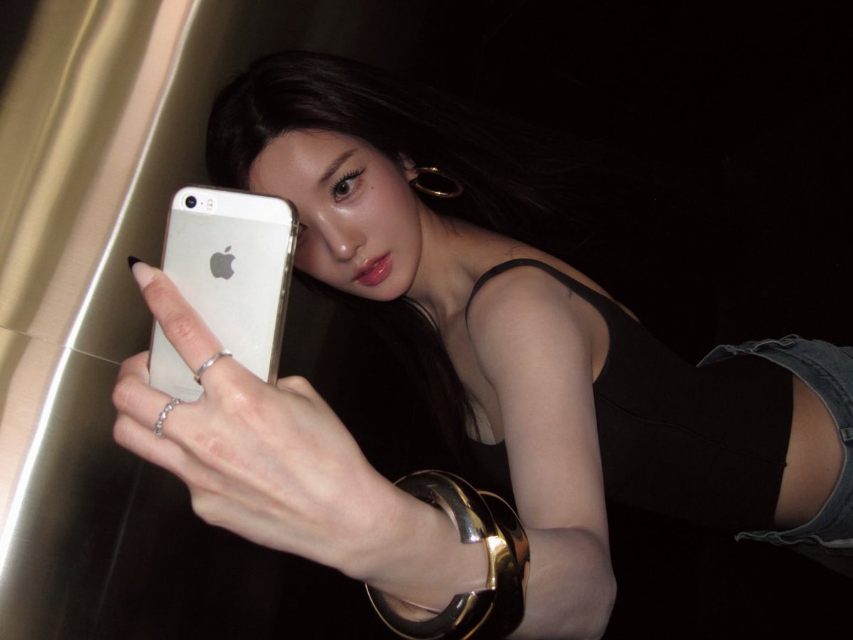 kwon eunbi pics tweet media