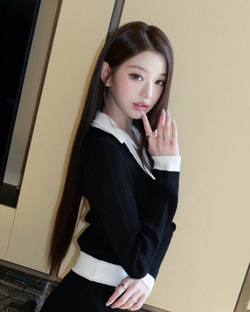 ive pics tweet media