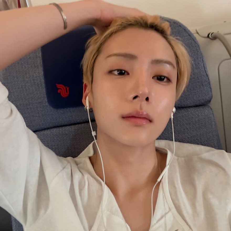 marry_goround_'s tweet photo. 으으으으응!! 깐머리좋아
이마가 무척 예쁨 ^^ https://t.co/s2qQfzJMWg
