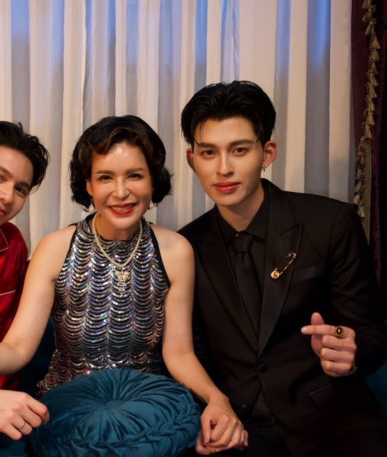 ^ྀི มอเอ ₂ tweet media