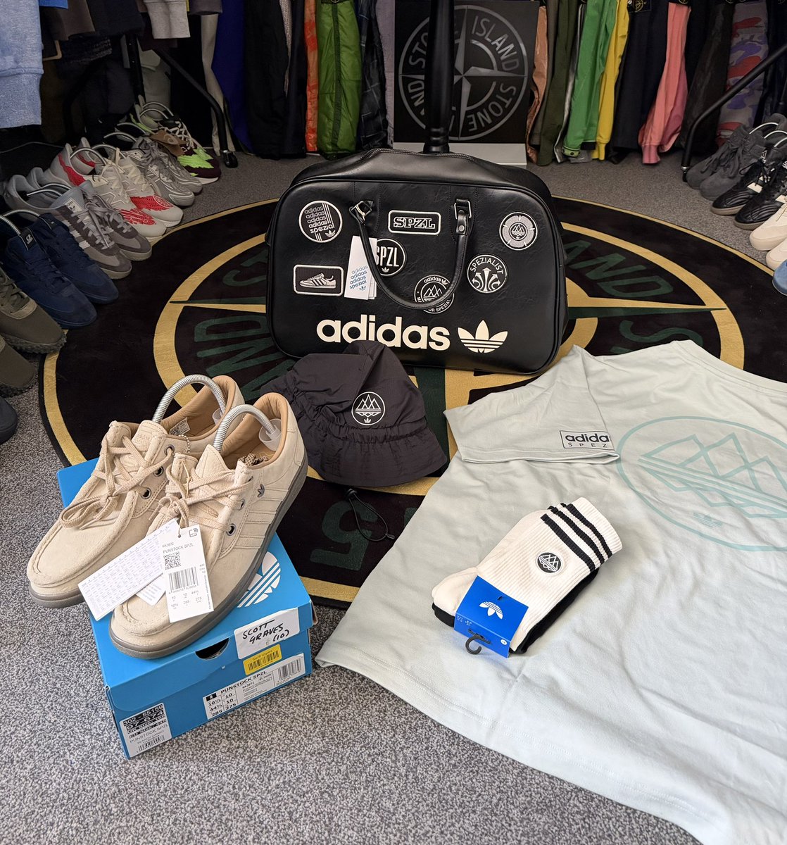 stonedlove1982's tweet photo. Thank you @endclothing for my @adidas SPZL pick up. Very much appreciated 👏🏻
-
#stonedlove1982 #adidas #spzl #endclothing https://t.co/Qigk2HUwqP